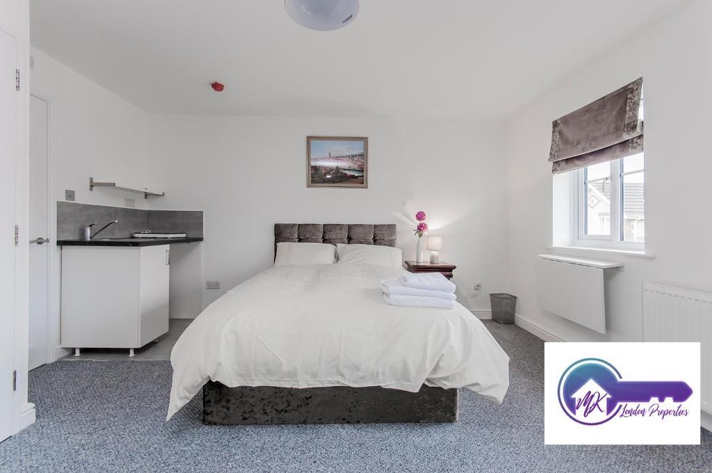 Winery Ln, Kingston upon thames, London, KT1 3GE
