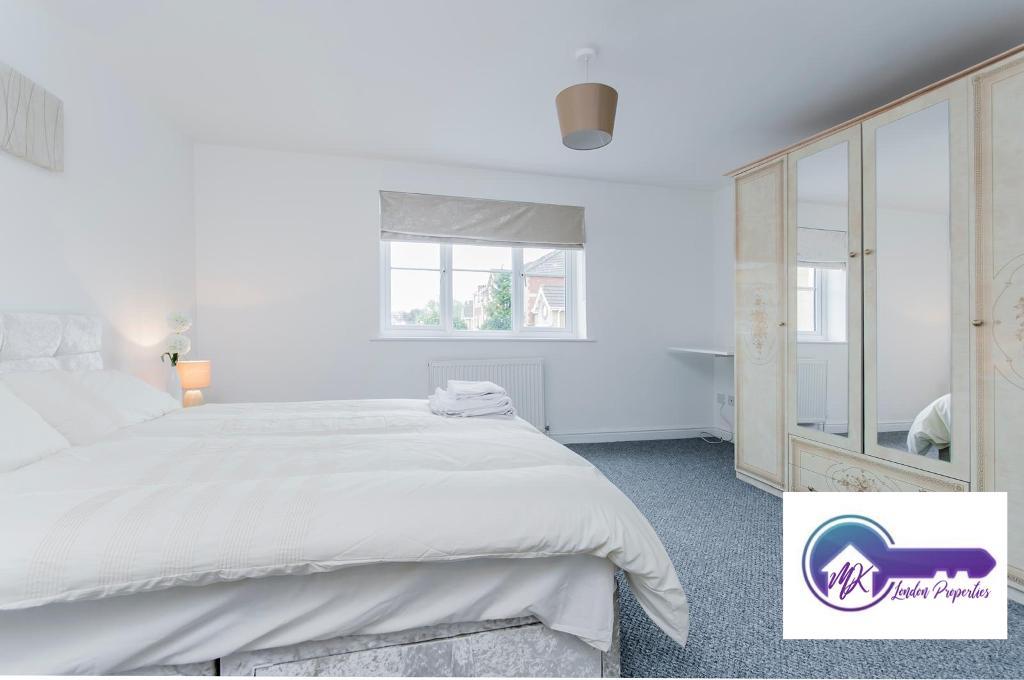 Winery Ln, Kingston upon thames, London, KT1 3GE
