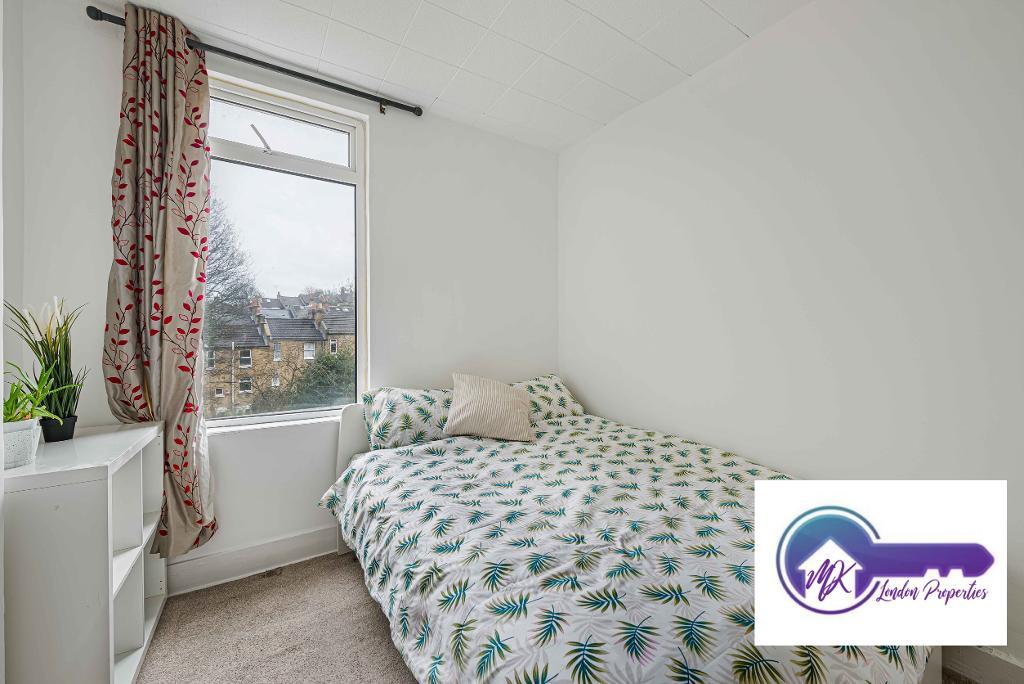 Vicarage Park, London, SE18 7SX