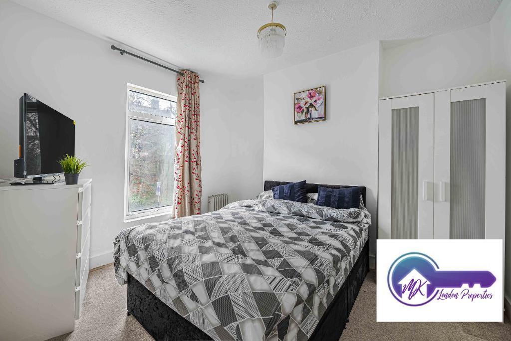 Vicarage Park, London, SE18 7SX